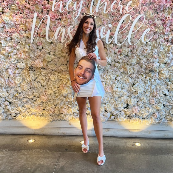 Meet your Posher, Michaela - Picture 4 of 8